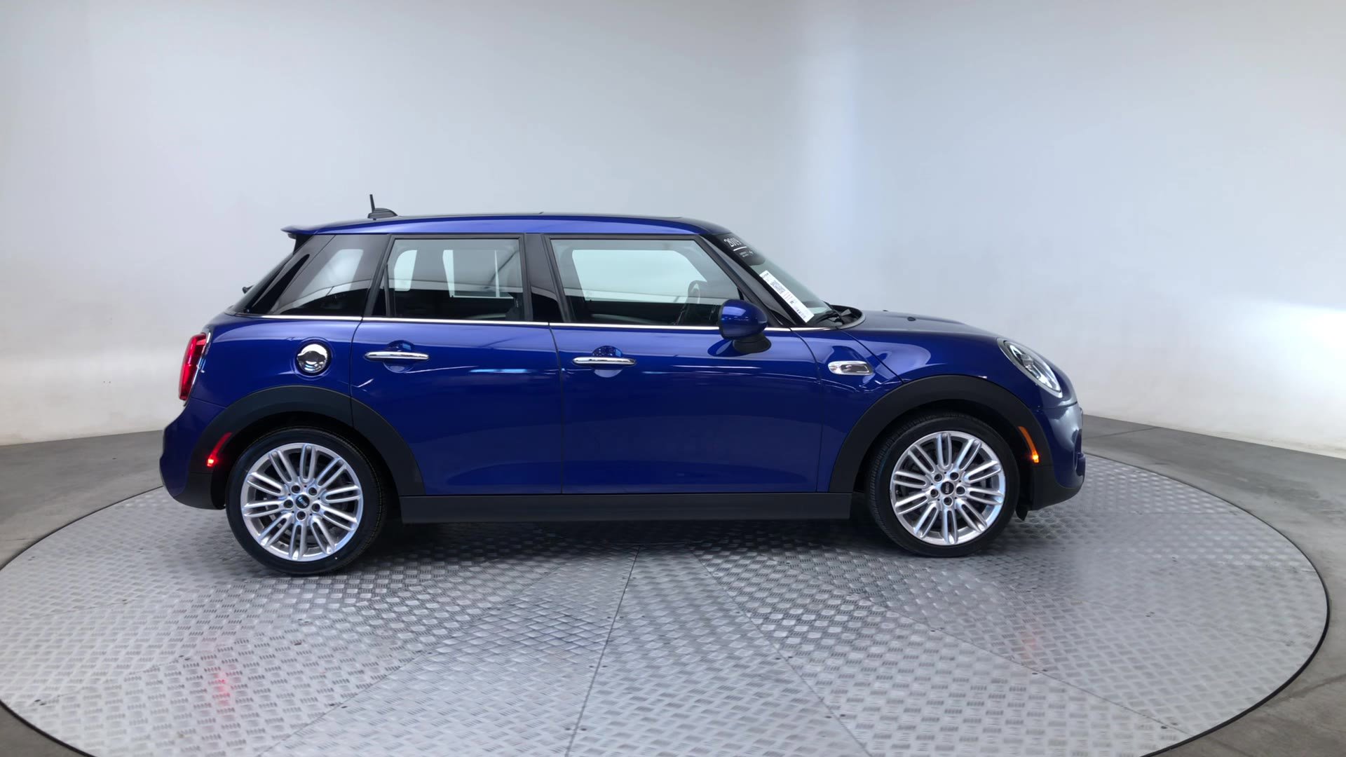Used 2019 MINI Cooper S image 9