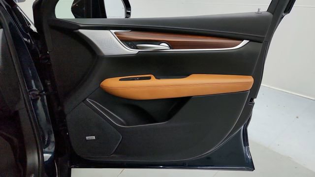 Certified 2024 Cadillac XT5 Premium Luxury w/ LPO, Floor Liner Package image 24