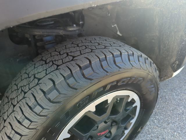 Used 2024 Toyota Tacoma TRD Off-Road image 29