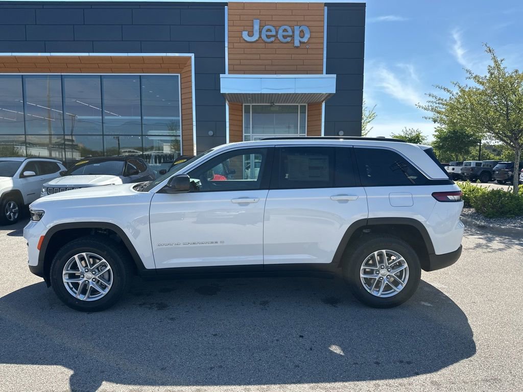 New 2026 Jeep Grand Cherokee Laredo X AWD/4WD image 9