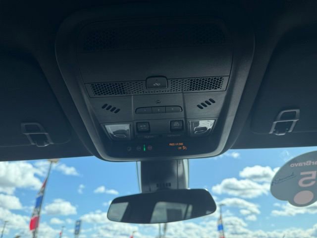 Used 2025 Cadillac XT6 Premium Luxury image 27