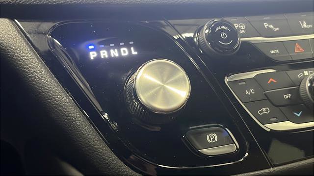 Used 2023 Chrysler Pacifica Pinnacle FWD image 20