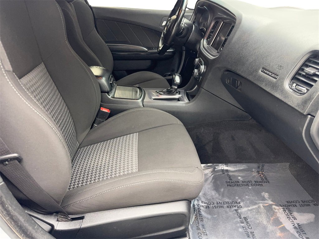 Used 2022 Dodge Charger R/T w/ Blacktop Package image 46