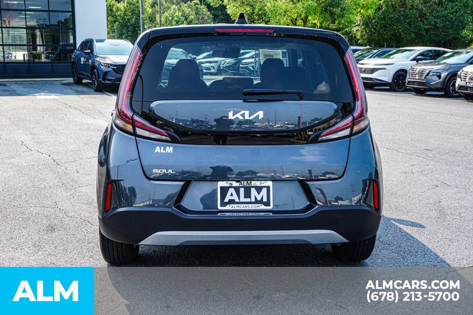 Used 2025 Kia Soul LX w/ LX Technology Package FWD image 10