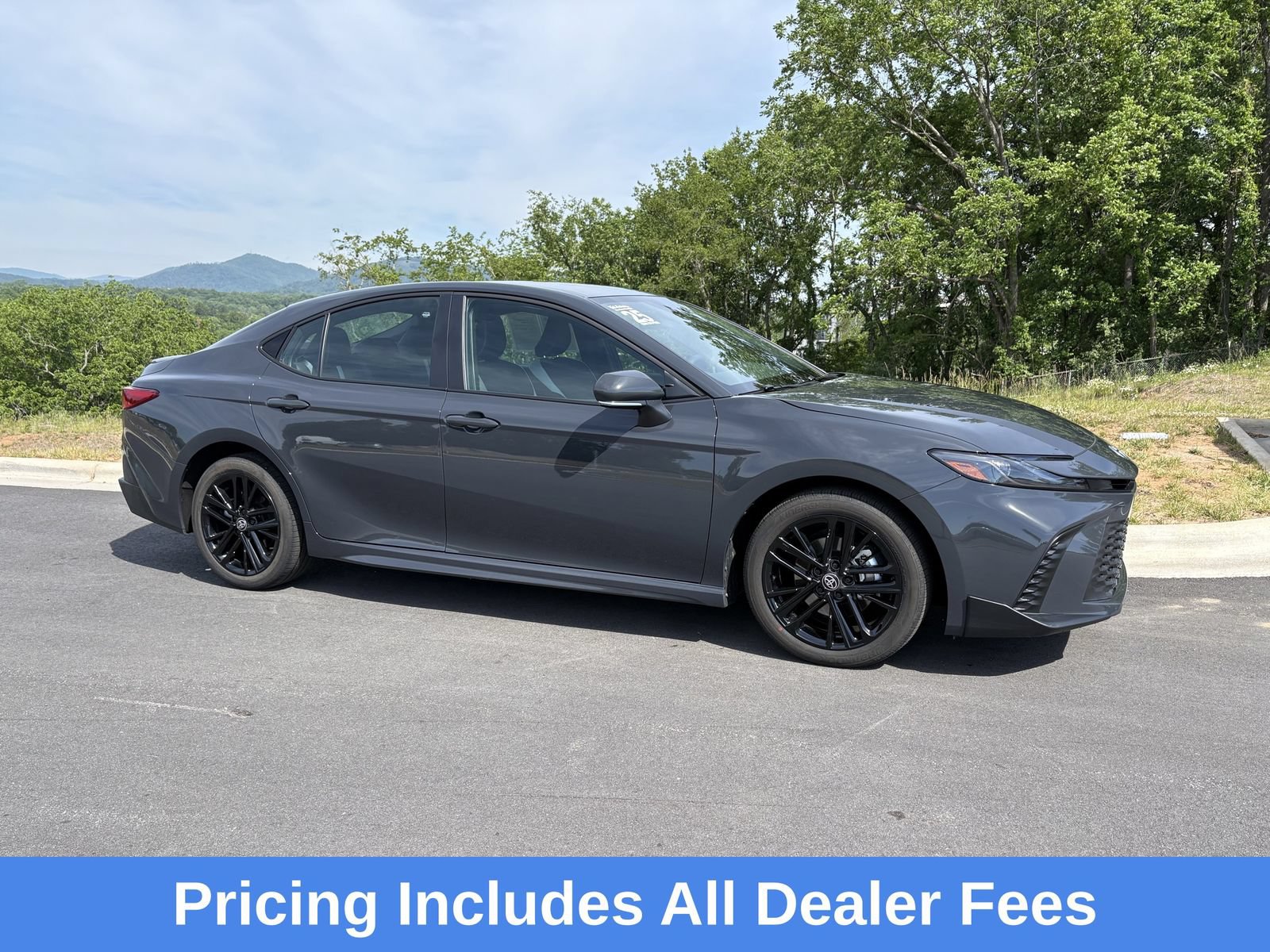 Used 2025 Toyota Camry SE w/ Convenience Package AWD/4WD image 7