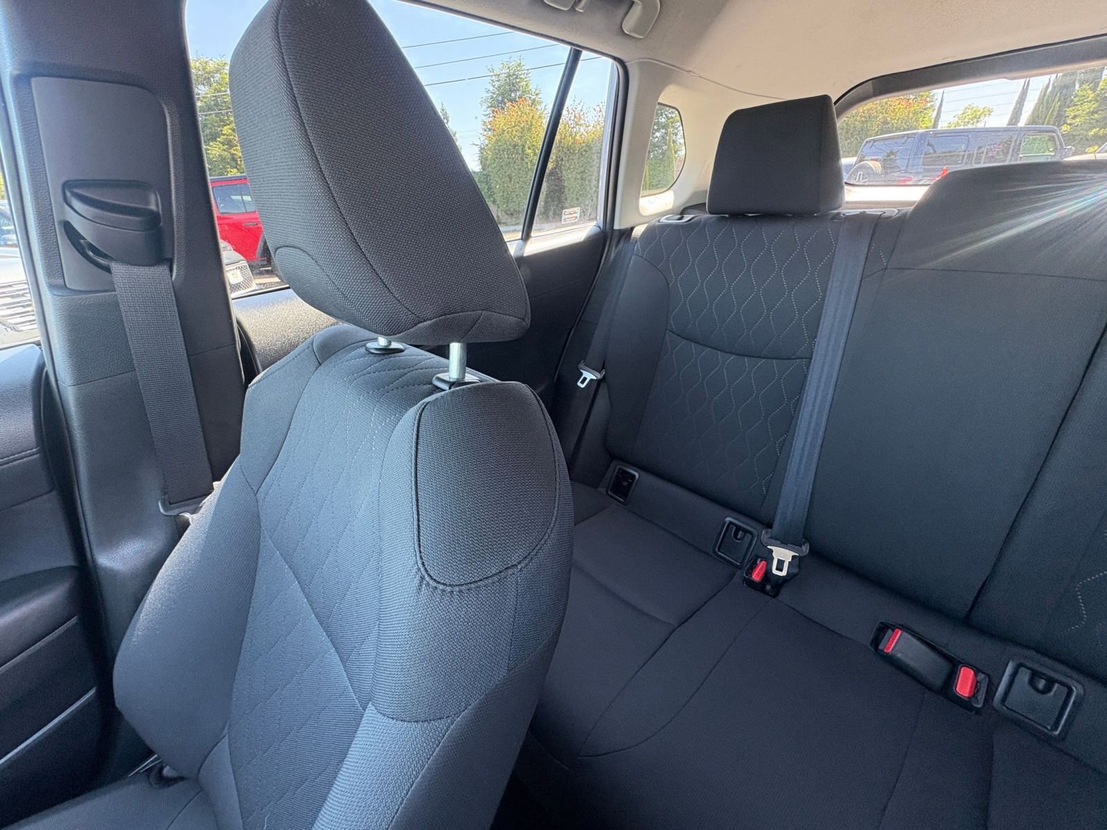 Used 2025 Toyota Corolla Cross LE FWD image 39