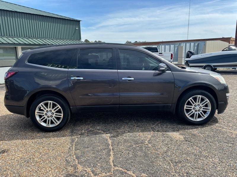 Used 2015 Chevrolet Traverse LT w/ Style and Technology Package FWD image 6