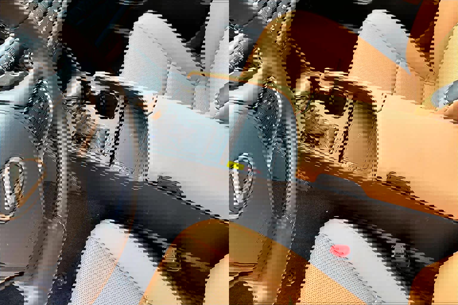 Certified 2025 Lexus ES 300h w/ Premium Package image 17