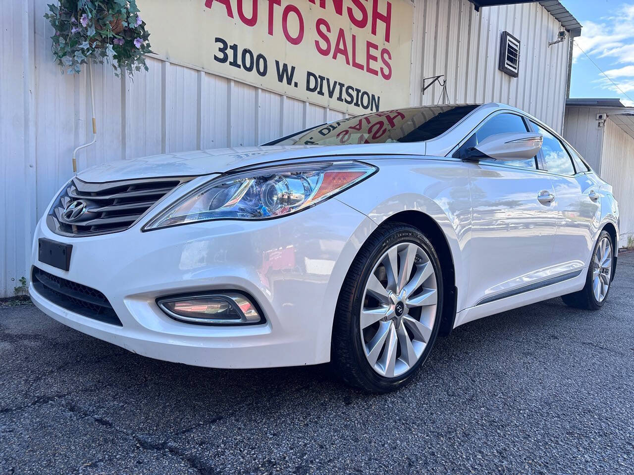 Used 2014 Hyundai Azera Limited w/ Option Group 02 FWD image 9
