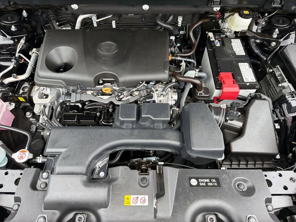 Used 2025 Toyota RAV4 XLE FWD image 37