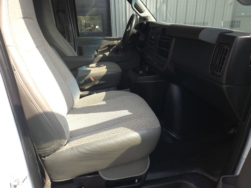 Used 2018 Chevrolet Express 3500 w/ Power Convenience Package image 21