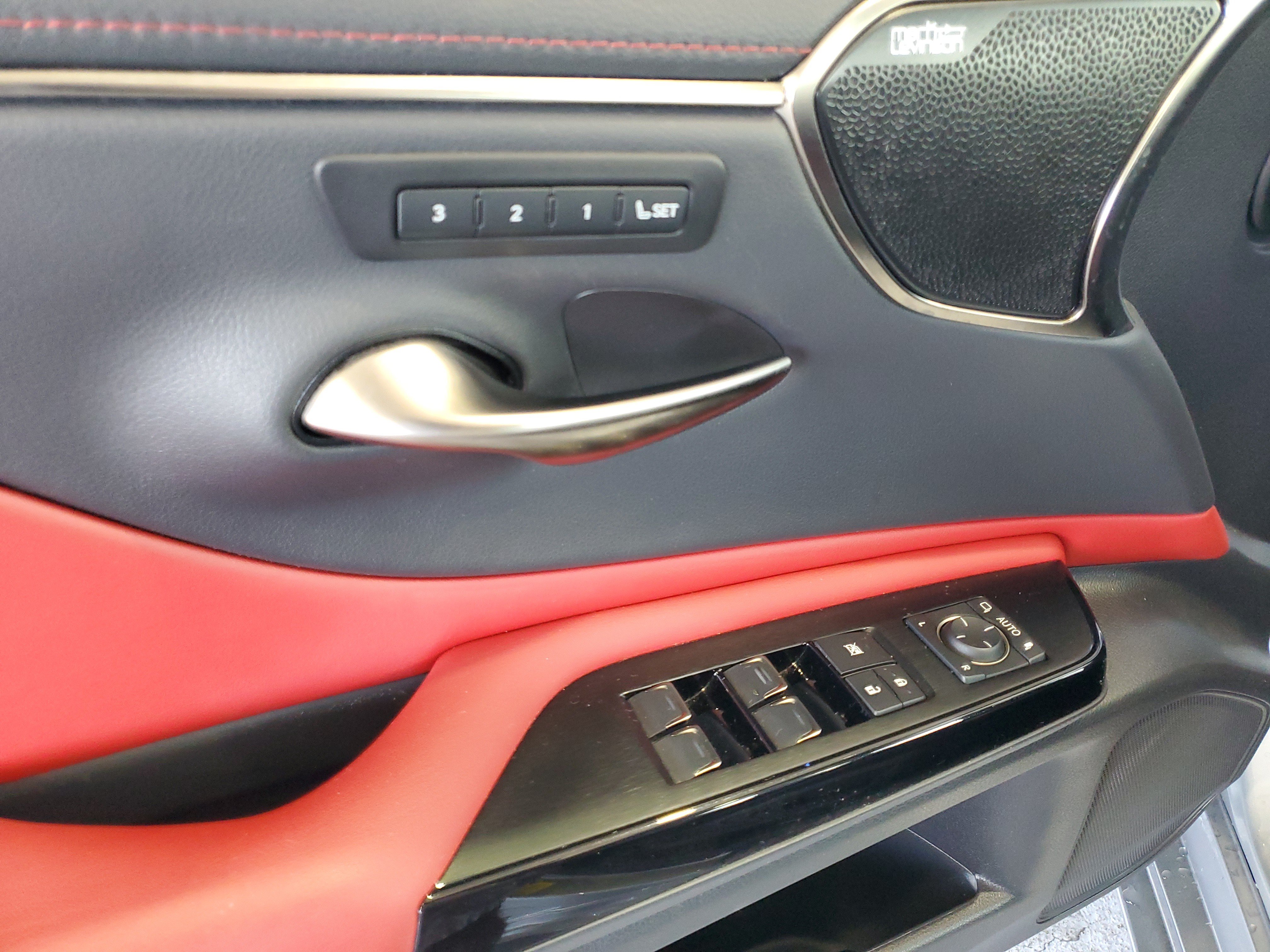 Used 2023 Lexus ES 350 F Sport w/ Accessory Package (Z2) FWD image 16