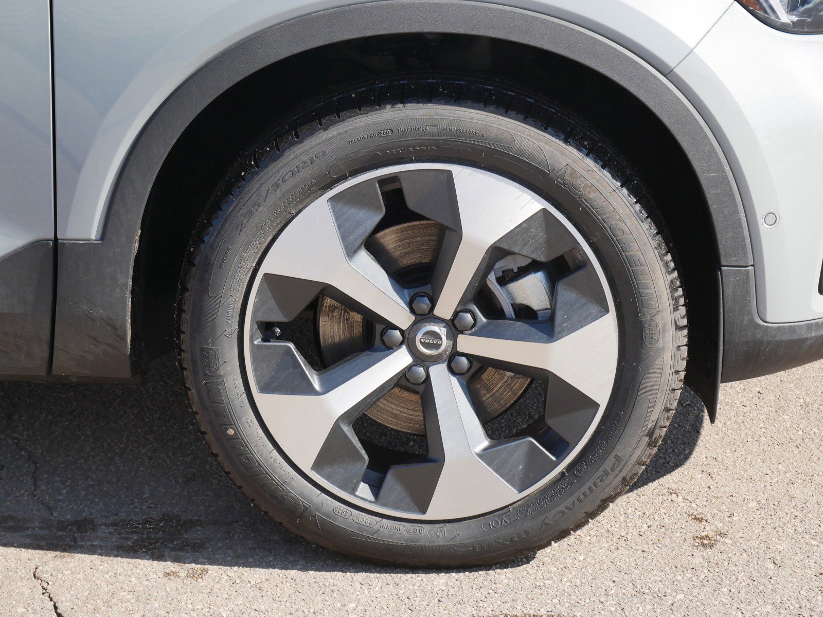 New 2026 Volvo XC40 B5 Plus w/ Protection Package Premier AWD/4WD image 4