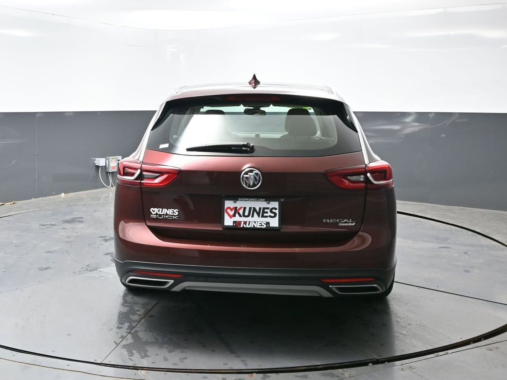 Used 2018 Buick Regal Preferred w/ Sights and Sounds Package AWD/4WD image 13