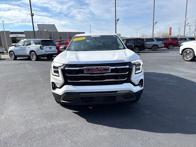 Used 2025 GMC Terrain Elevation AWD/4WD image 8