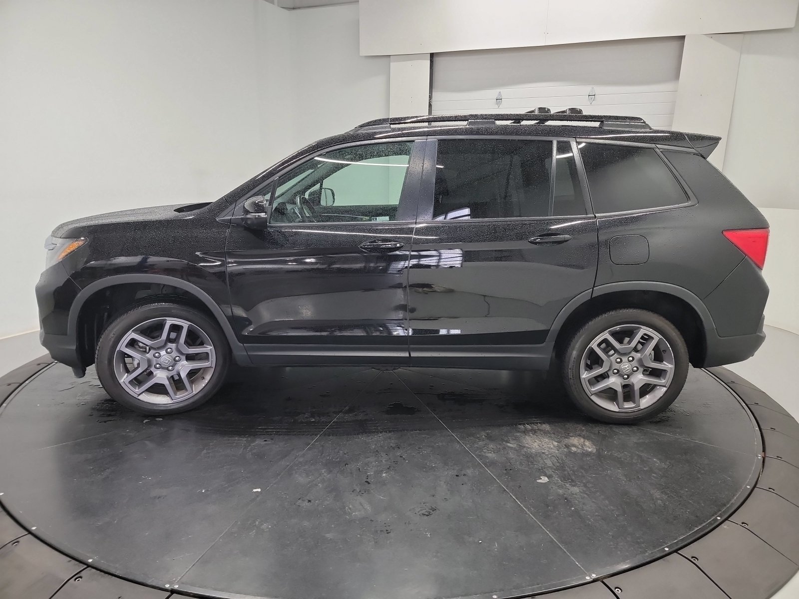 Used 2023 Honda Passport EX-L image 5