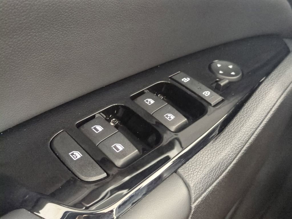 Used 2025 Kia Sportage X-Line w/ Premium Package image 32