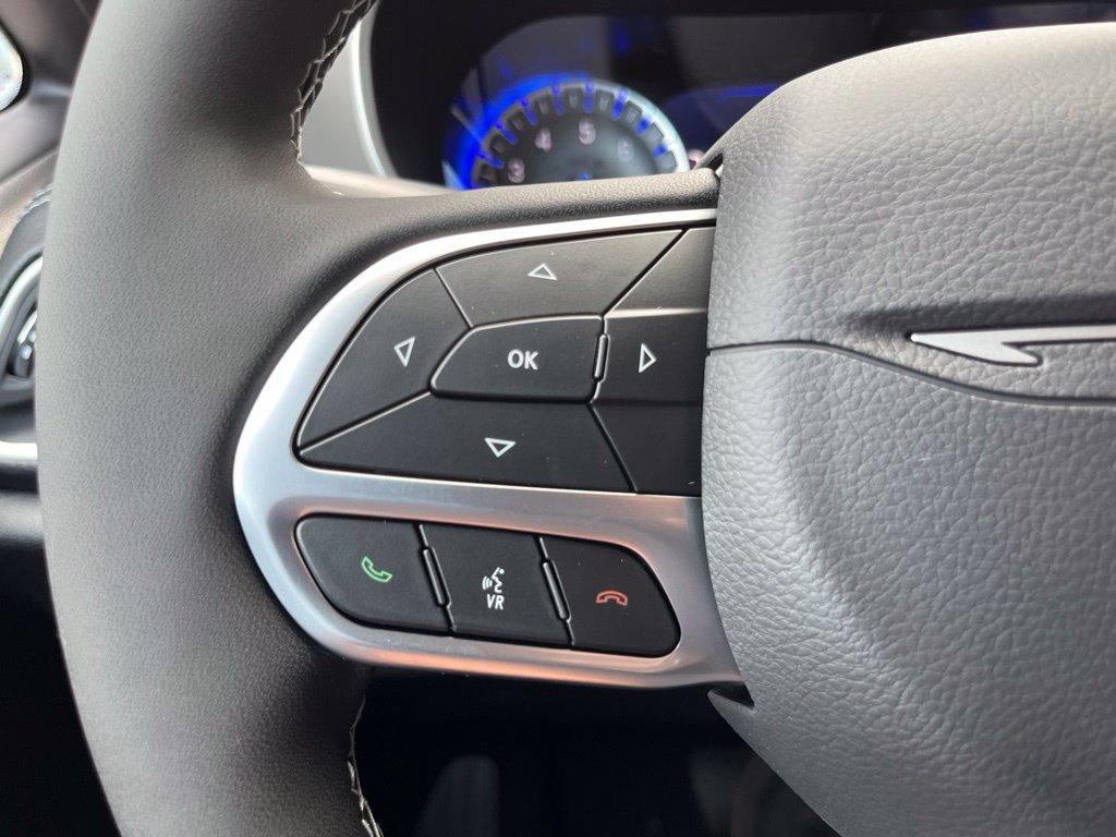 New 2027 Chrysler Pacifica Select FWD image 25