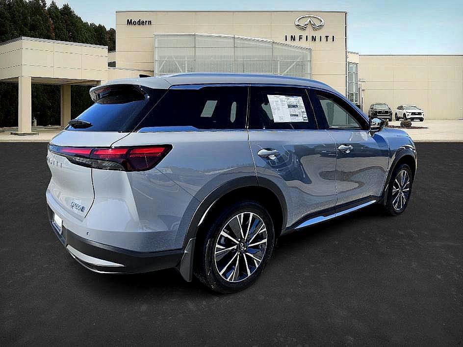 New 2026 INFINITI QX60 Luxe w/ Family Package image 4