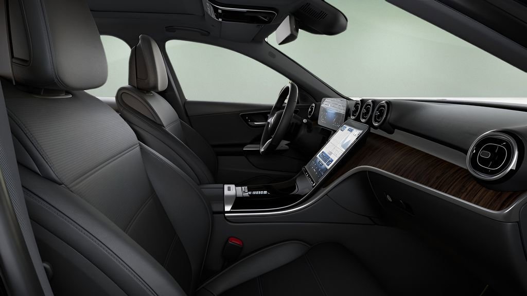 Used 2025 Mercedes-Benz C 300 Sedan image 39