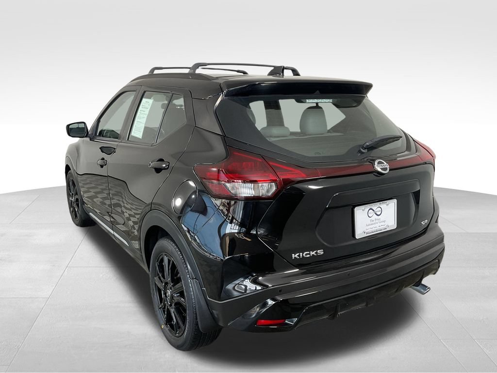 Used 2021 Nissan Kicks SR w/ SR Premium Package FWD image 7