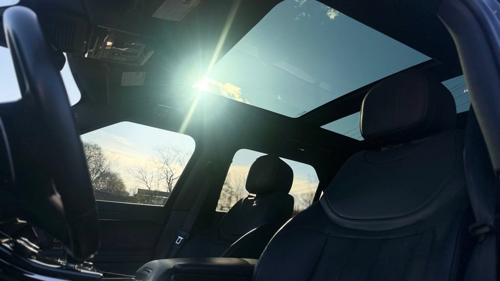 Used 2023 Land Rover Range Rover Sport SE AWD/4WD image 19
