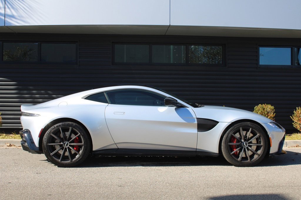 Used 2020 Aston Martin V8 Vantage Coupe image 8