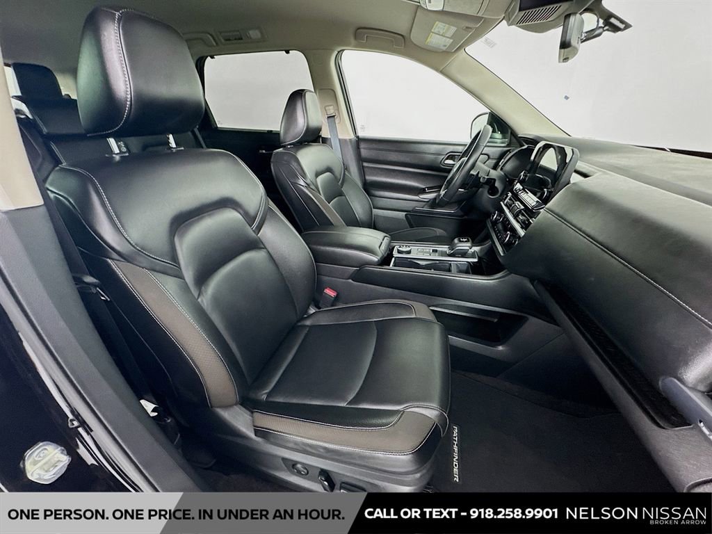 Certified 2025 Nissan Pathfinder SL image 29
