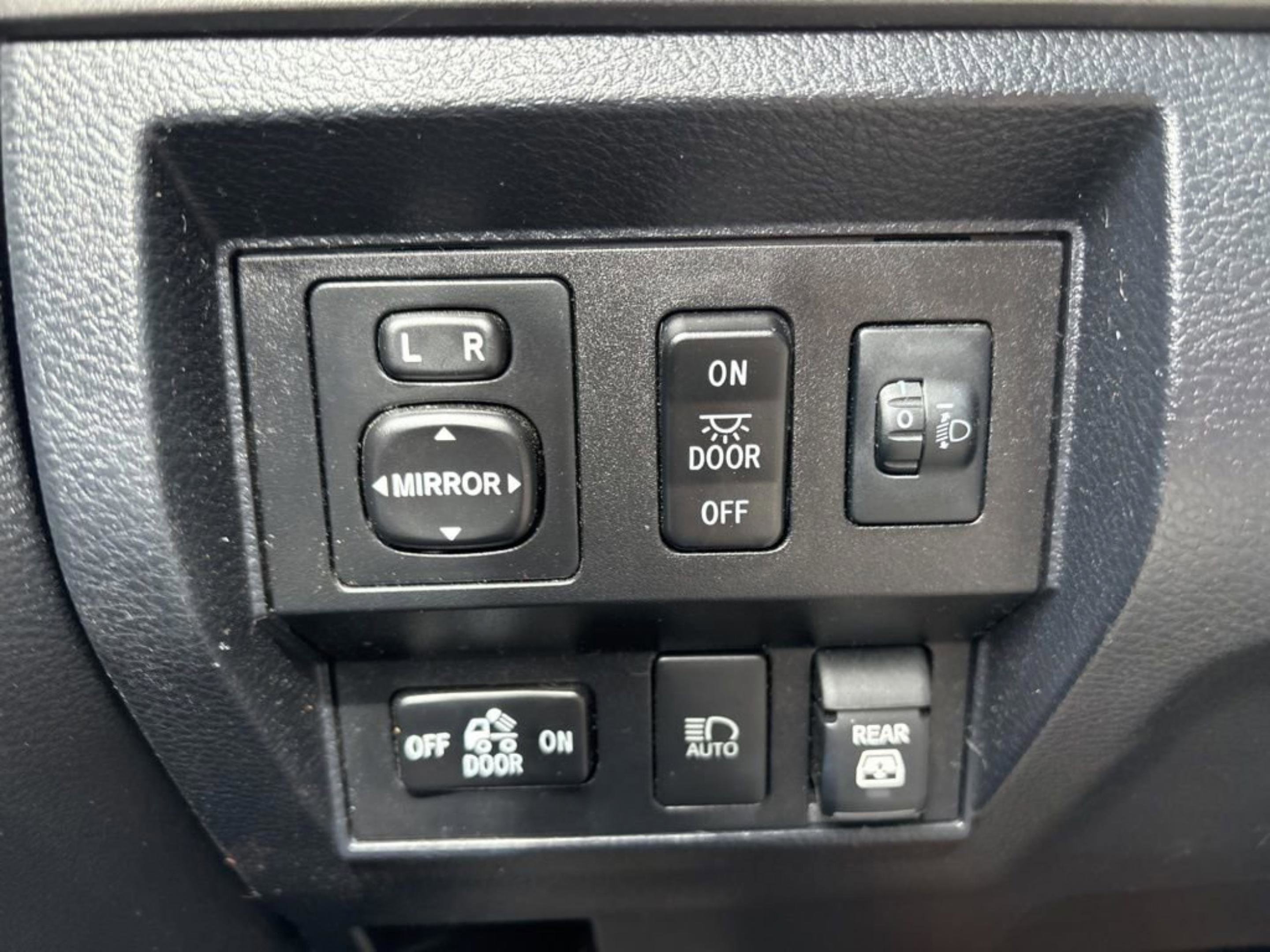 Used 2020 Toyota Tundra SR5 w/ SR5 Leather Package AWD/4WD image 24