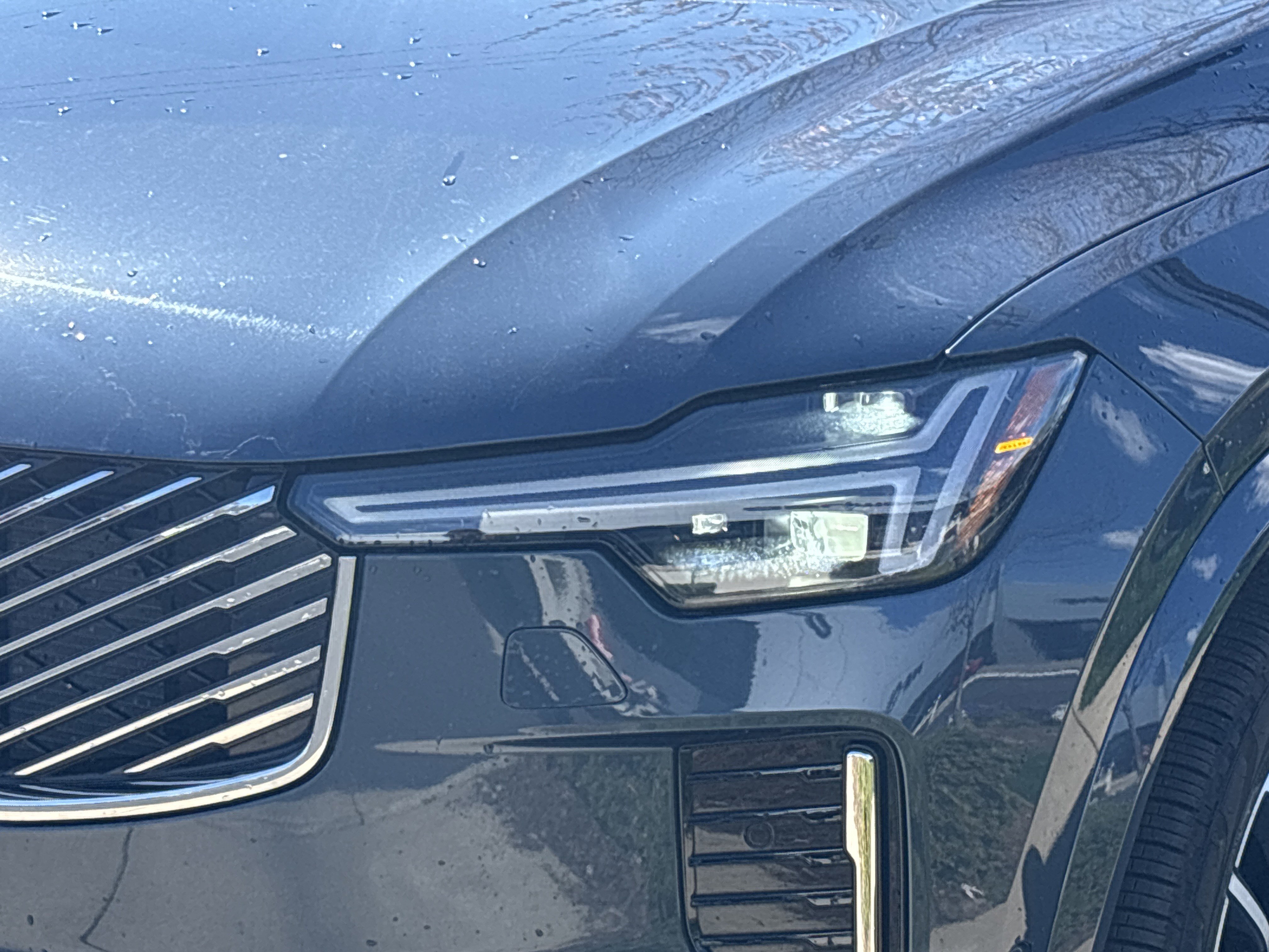 Used 2025 Volvo XC90 B6 Plus image 6