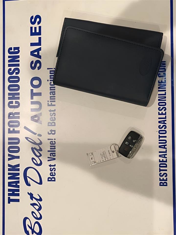 Used 2018 Land Rover Range Rover Velar R-Dynamic SE image 27