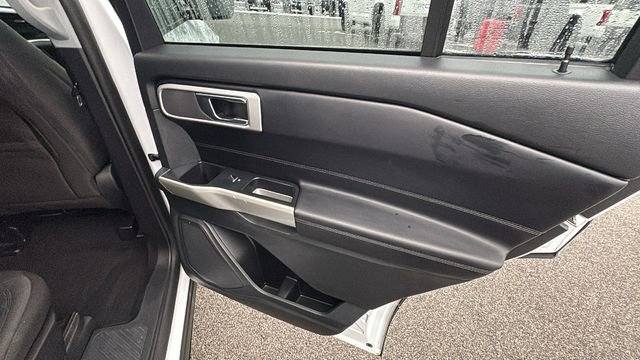 Used 2021 Ford Explorer XLT image 31