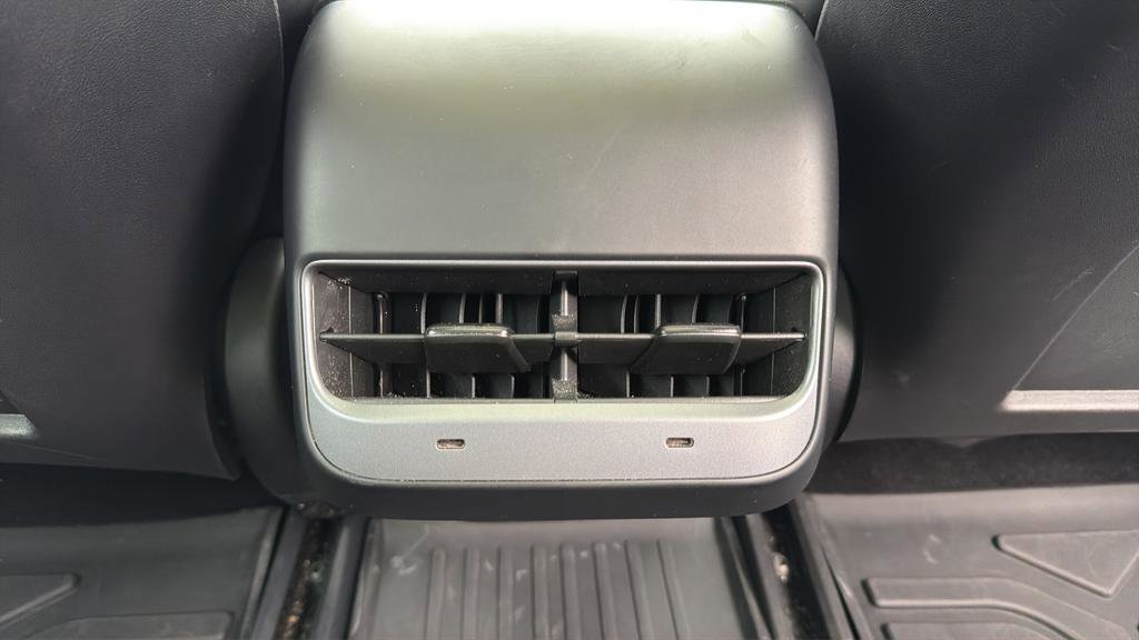 Used 2023 Tesla Model 3 Standard Range image 18