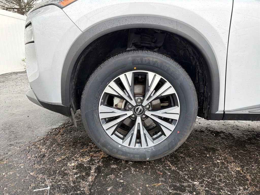 Used 2023 Nissan Rogue SV FWD image 31