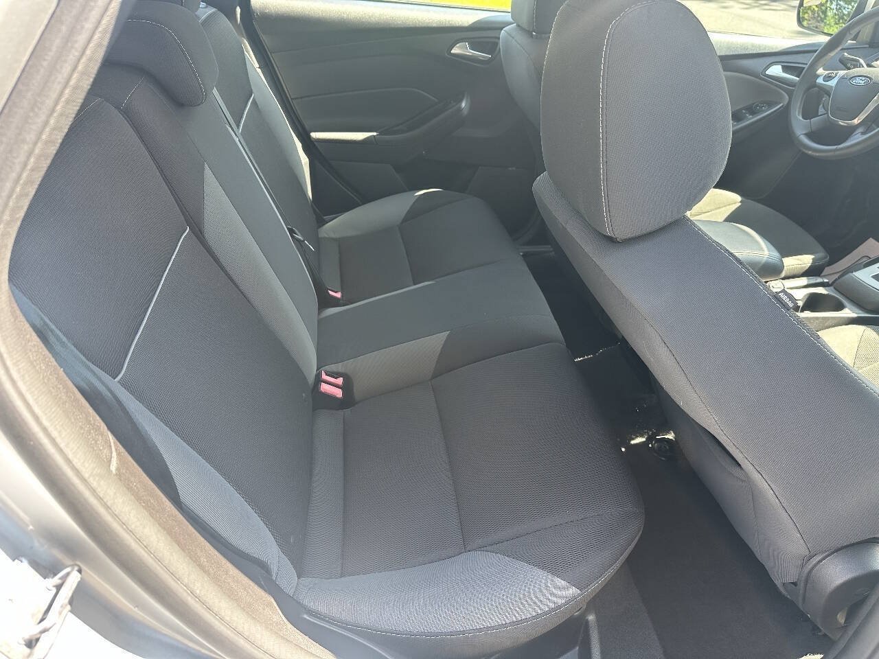 Used 2014 Ford Focus SE FWD image 13