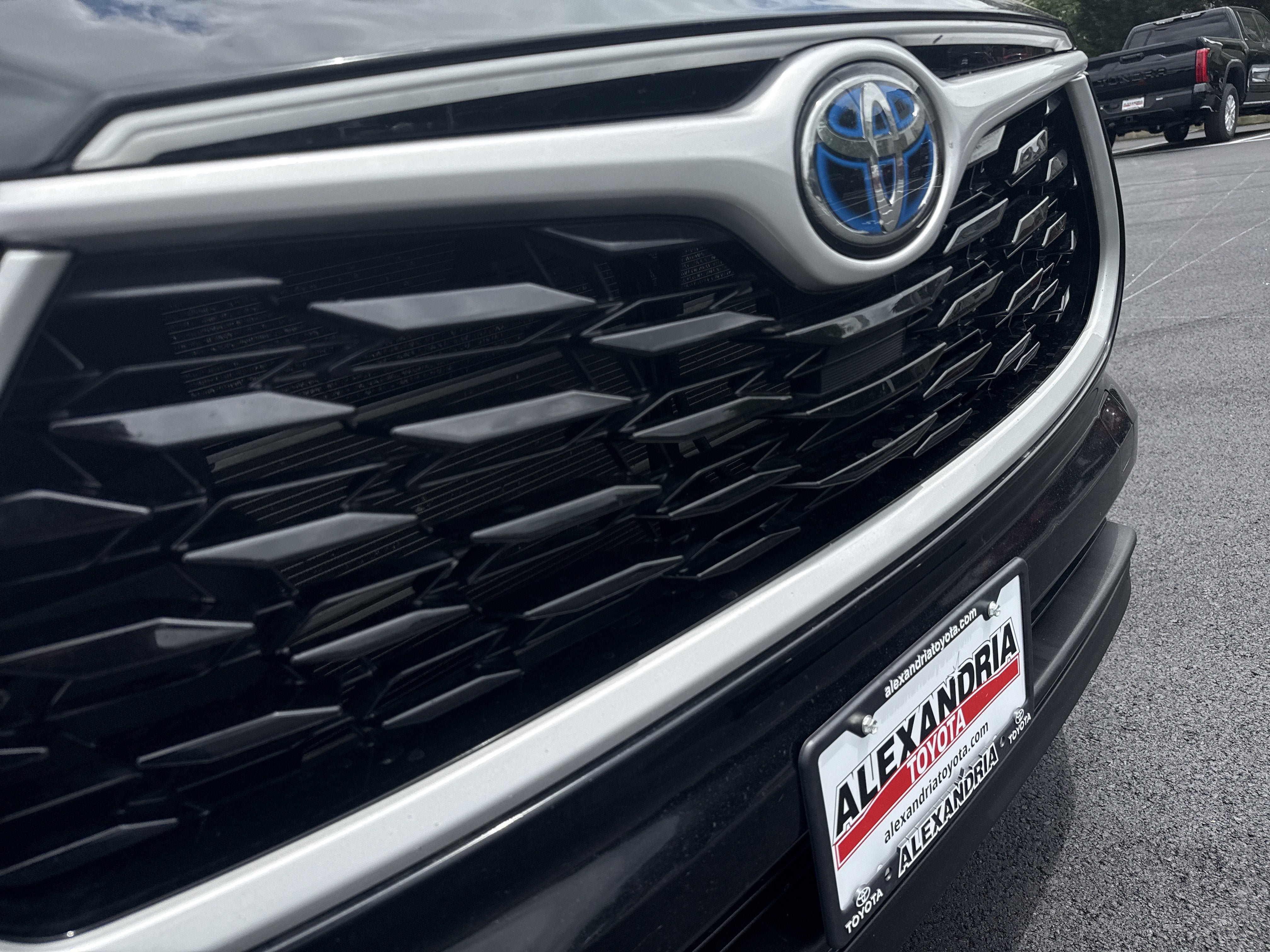 Used 2022 Toyota Highlander XLE AWD/4WD image 36