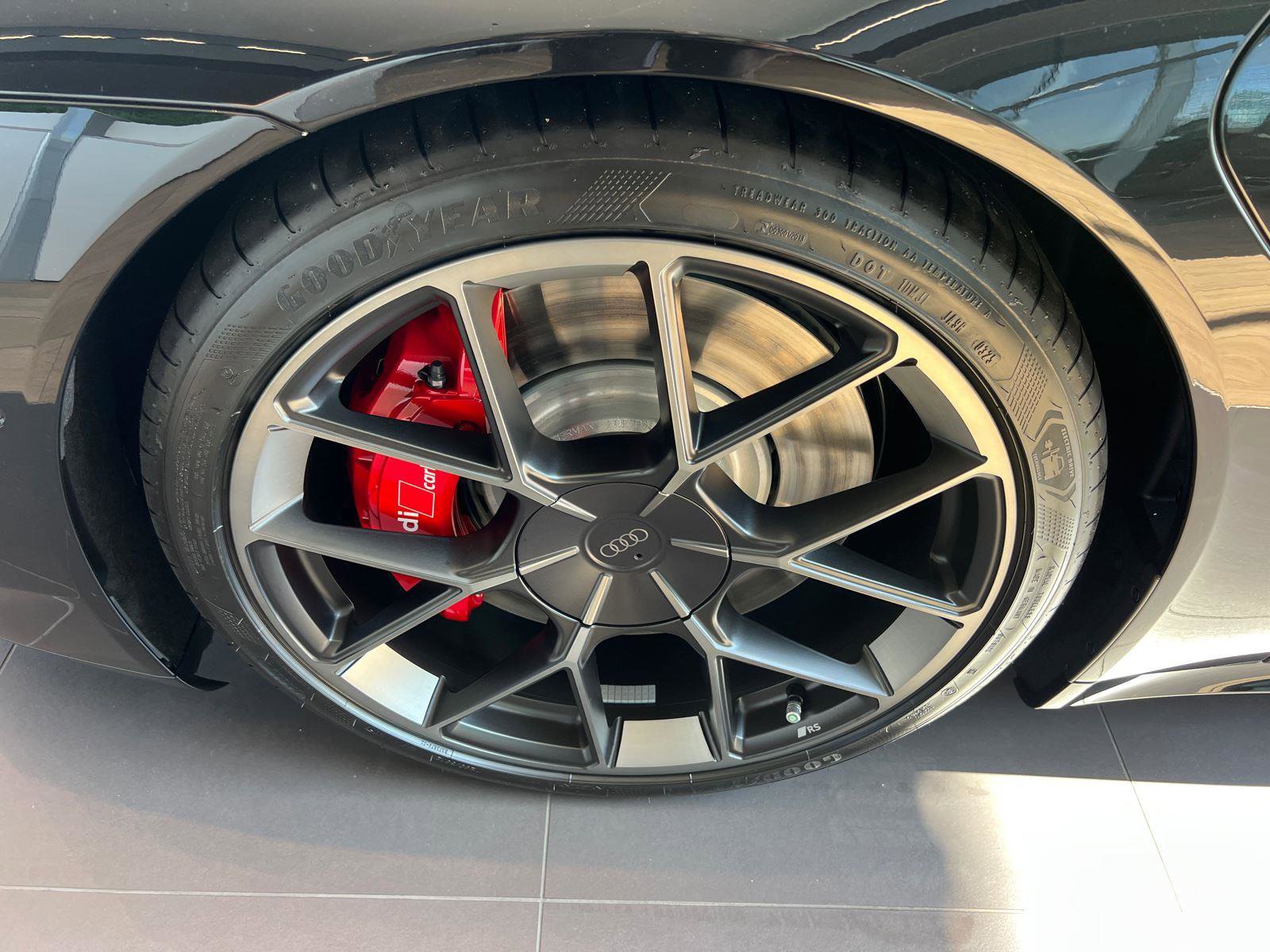 New 2025 Audi RS e-tron GT performance image 8
