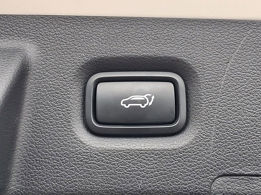 Used 2023 Hyundai Santa Fe Limited image 29