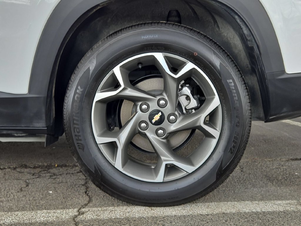 Used 2026 Chevrolet Trax LT FWD image 27