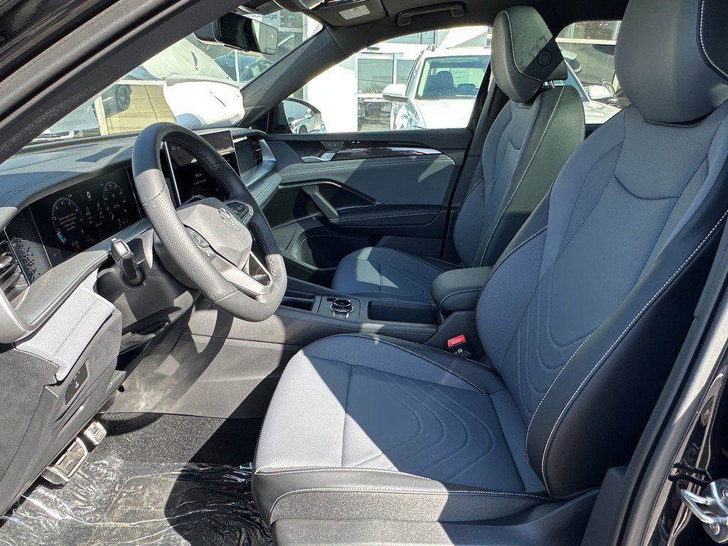 New 2026 Volkswagen Tiguan SE R-Line AWD/4WD image 16