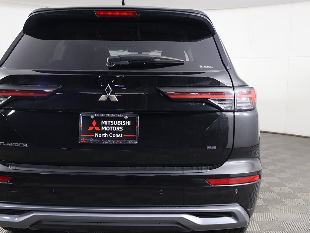 New 2026 Mitsubishi Outlander SE image 17