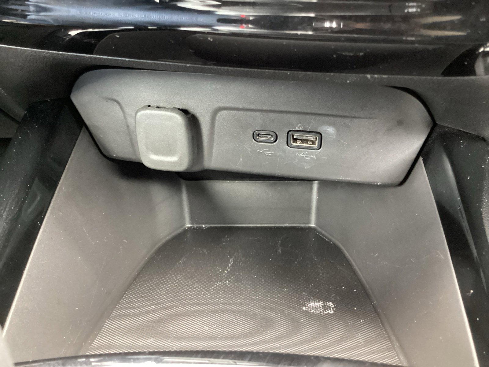 Used 2025 Chevrolet Trax LT FWD image 23