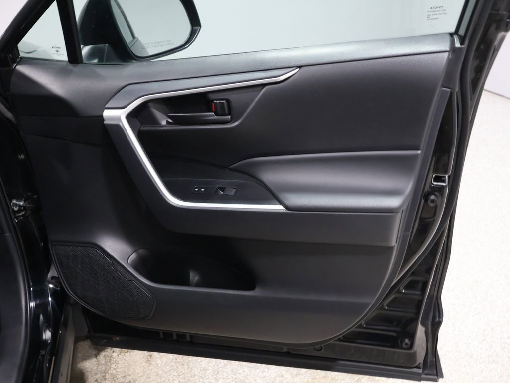 Used 2024 Toyota RAV4 LE image 23