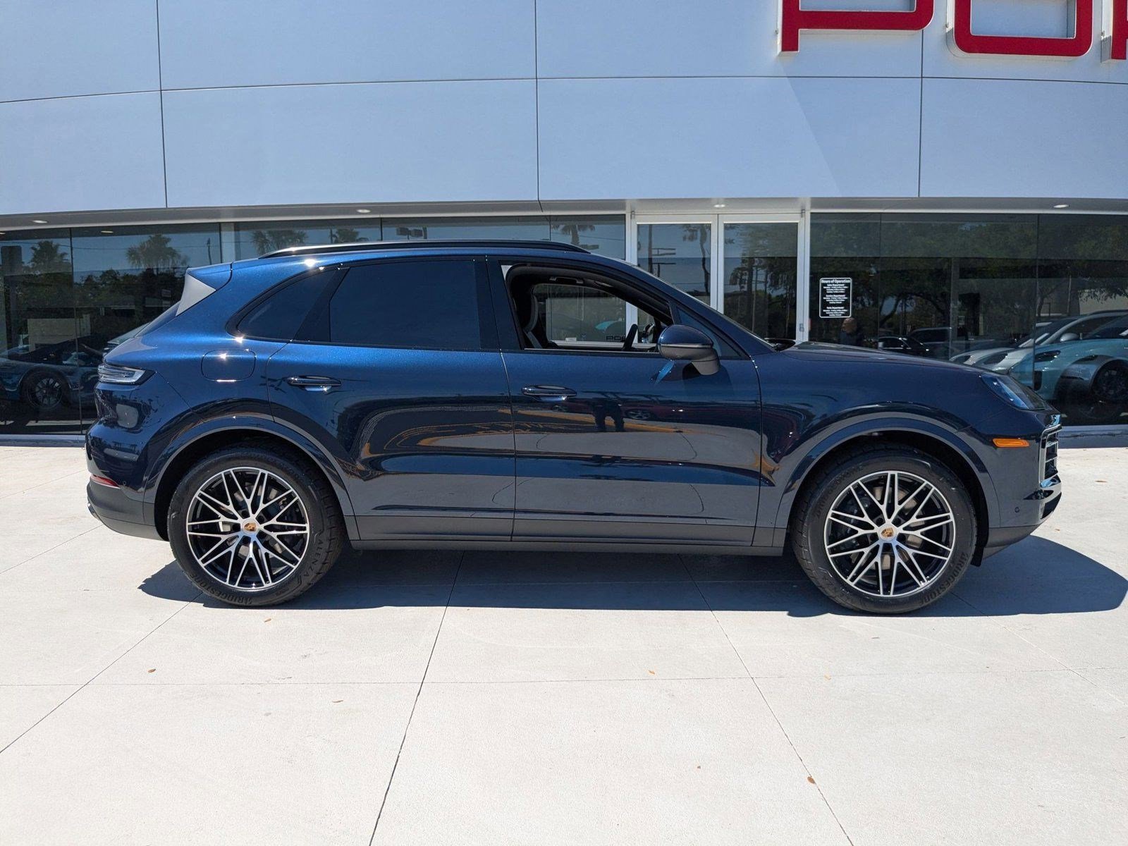 Certified 2025 Porsche Cayenne image 8