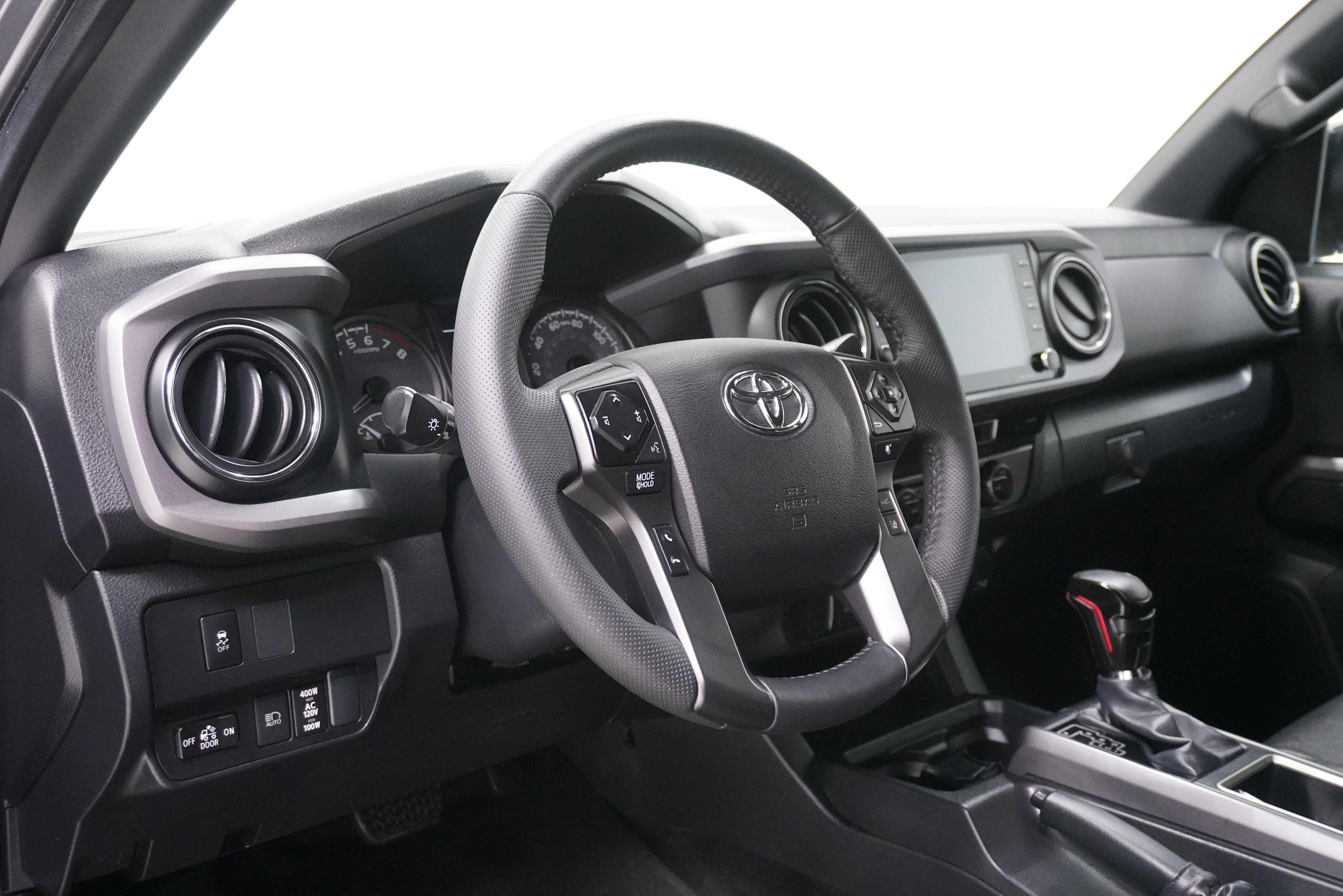 Used 2022 Toyota Tacoma TRD Off-Road image 10