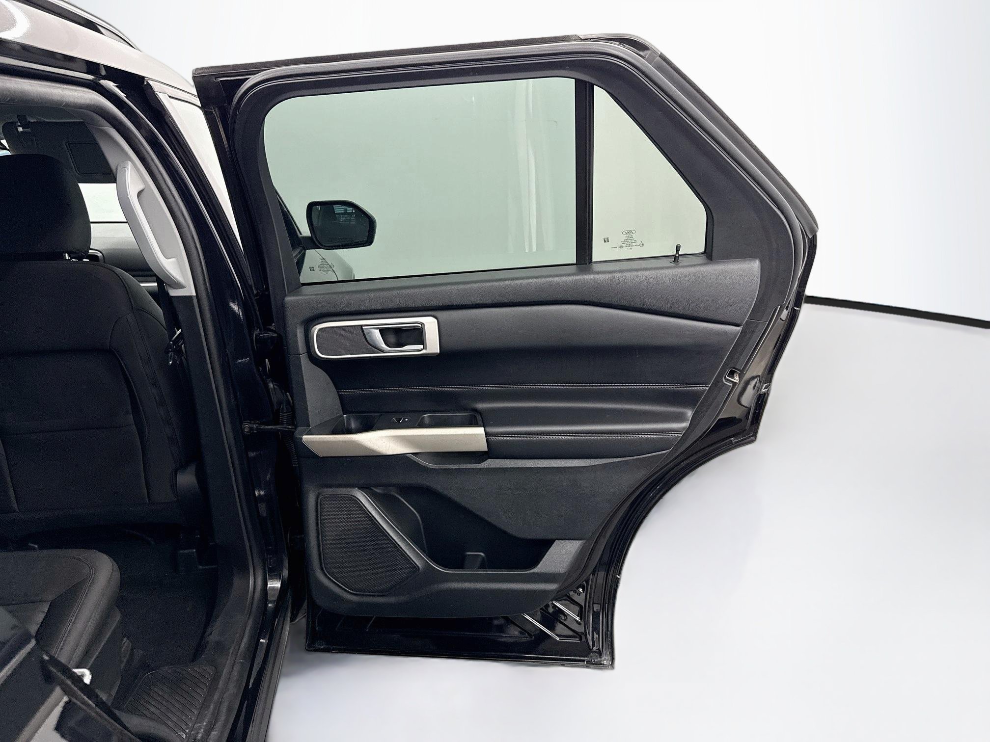 Used 2021 Ford Explorer XLT RWD image 32