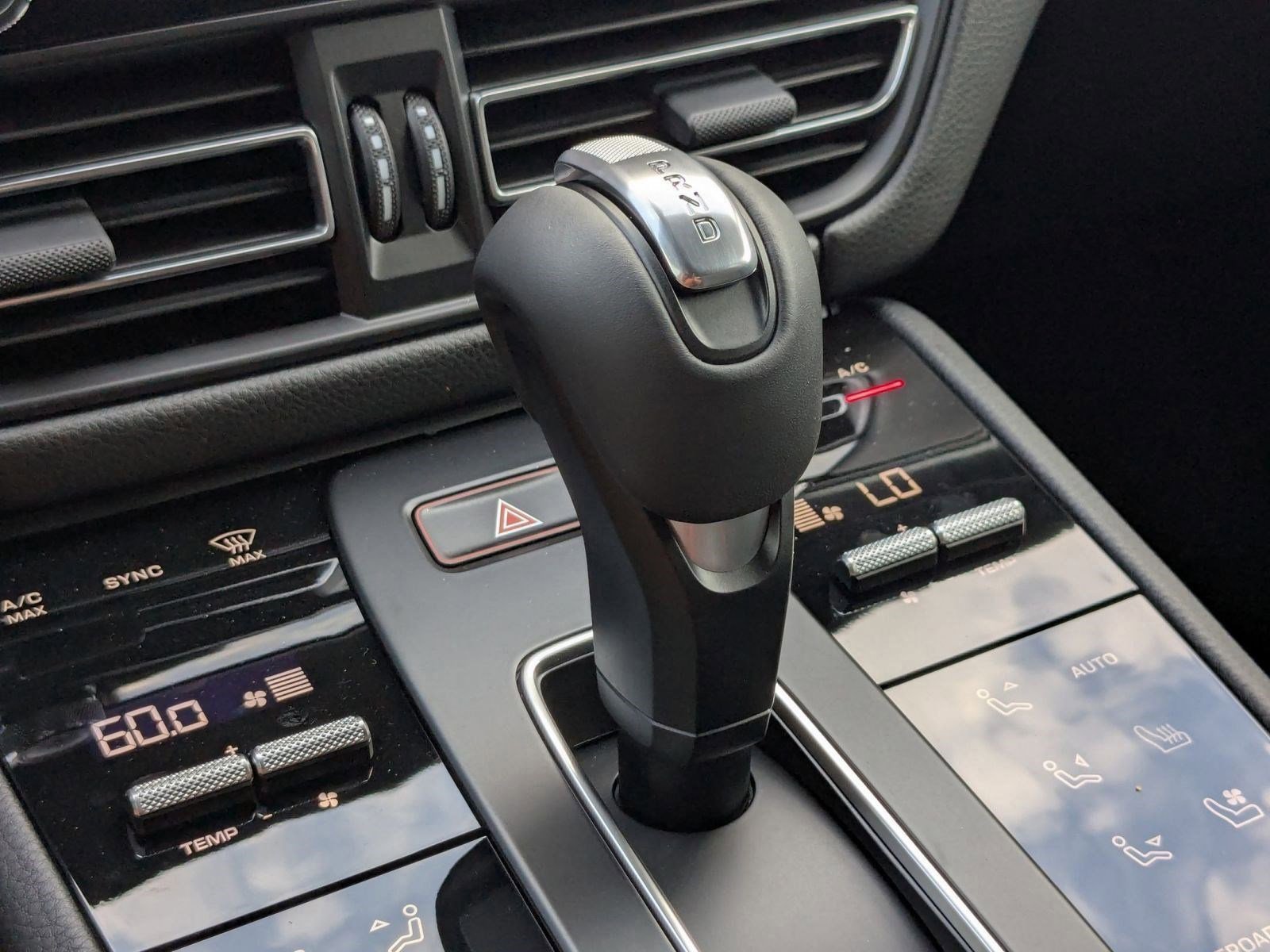 Certified 2026 Porsche Macan AWD/4WD image 20