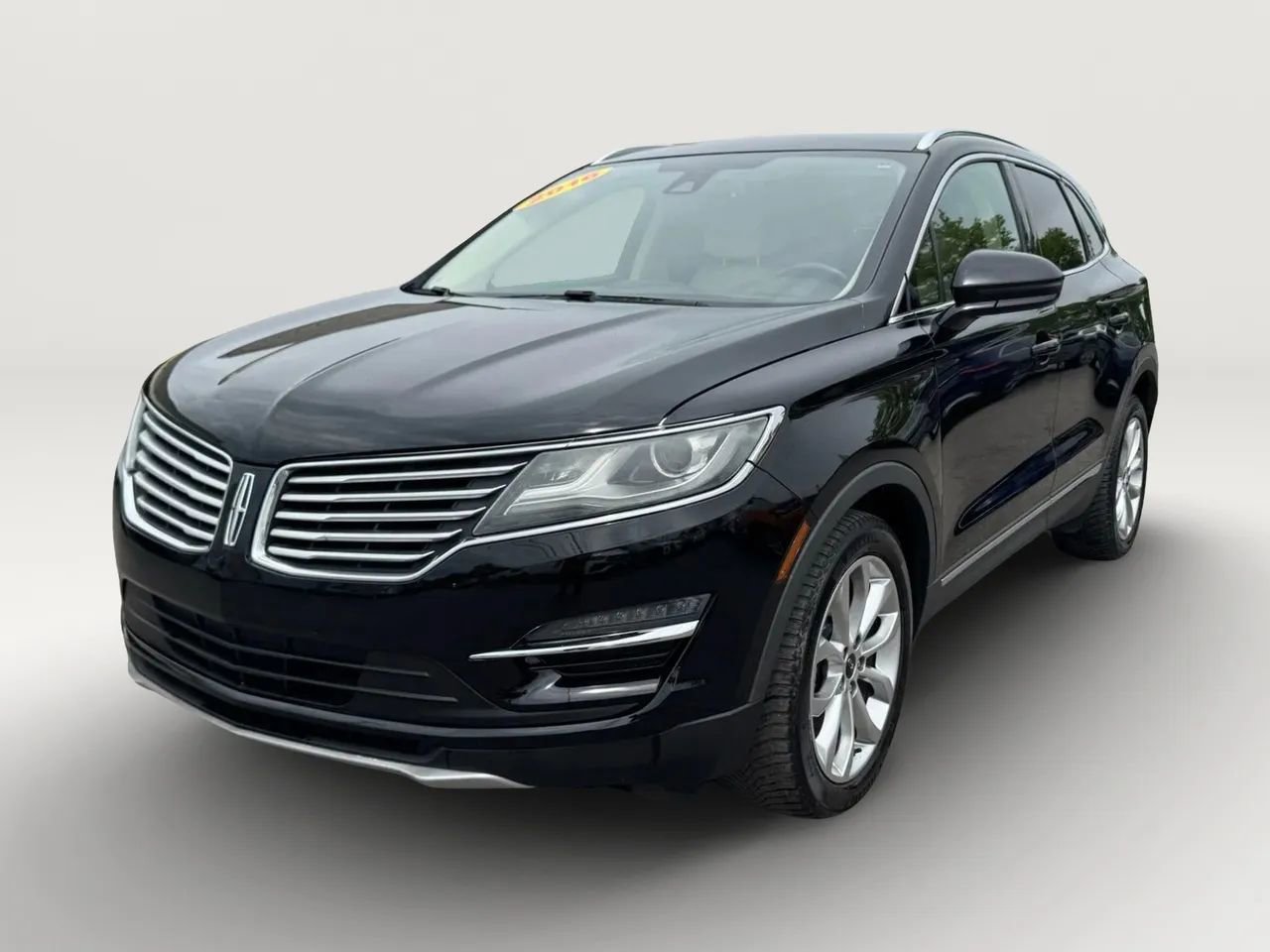 Used 2016 Lincoln MKC Select w/ Lincoln MKC Climate Package image 1