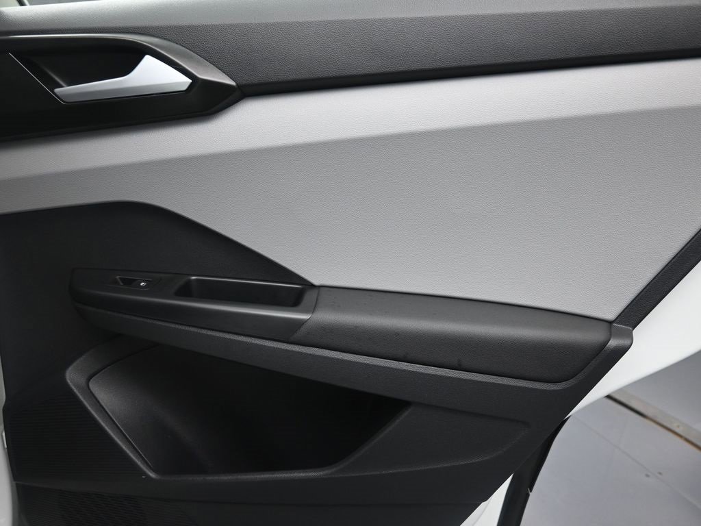 Used 2022 Volkswagen Taos S image 27