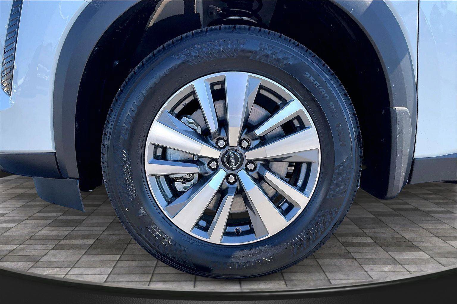 New 2026 Nissan Pathfinder SL image 12